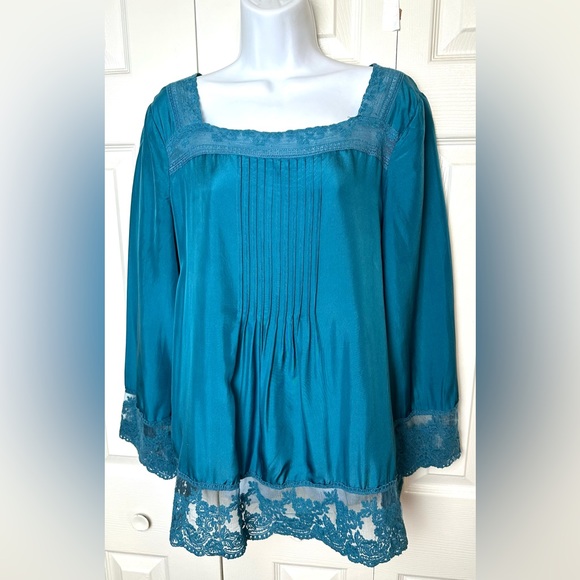 SUNDANCE Catalog 100% Silk Lorelei Tunic Top Blouse Shirt Lace Trim Pin Tuck - Picture 3 of 10